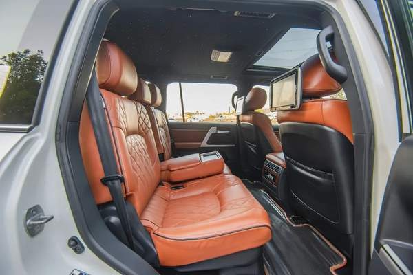 Land Cruiser | GXR 5.7L | GCC Specs | REF#T20409