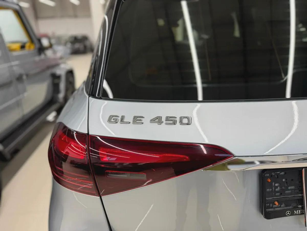 2024 Mercedes-Benz GLE 450 4Matic - GCC Specs - Like New!-5-5