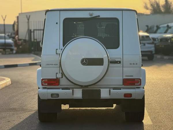 2016 - MERCEDES BENZ G63 - LIKE NEW - ONLY 16,000 KM