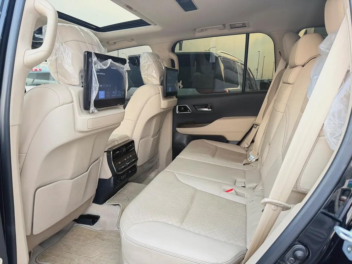 تويوتا لاند كروزر VXR تنفس طبيعي اسود / بيج 2024 Toyota Land Cruiser VXR - GCC Specs - Brand New-7-7