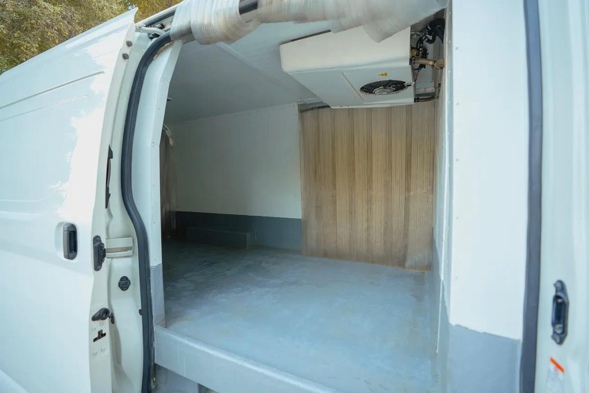 High Roof | Manual | Chiller Van | GCC Specs | Ref#T02941-8-8