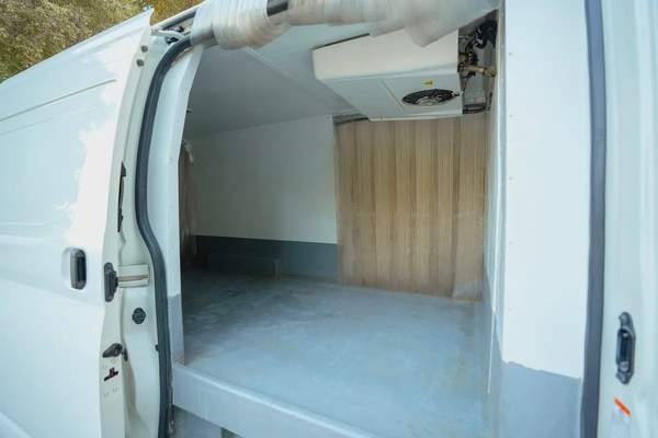 High Roof | Manual | Chiller Van | GCC Specs | Ref#T02941