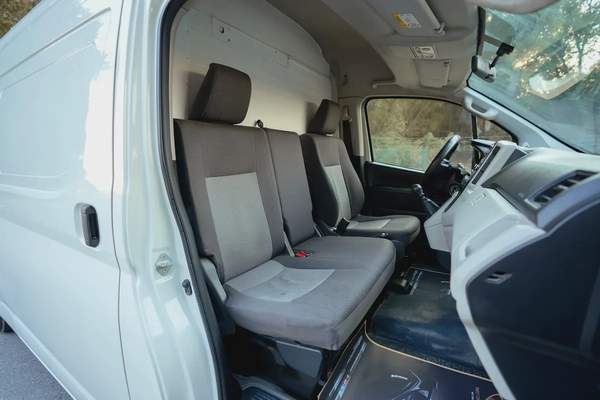 High Roof | Manual | Chiller Van | GCC Specs | Ref#T02941