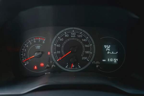 High Roof | Manual | Chiller Van | GCC Specs | Ref#T02941