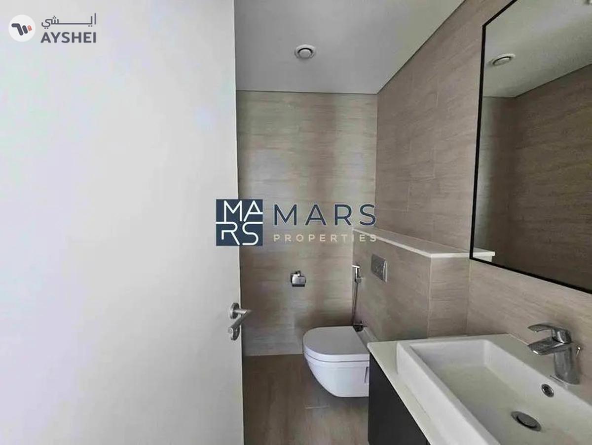 Spacious | Prime Location | Ready To Move in-9-9