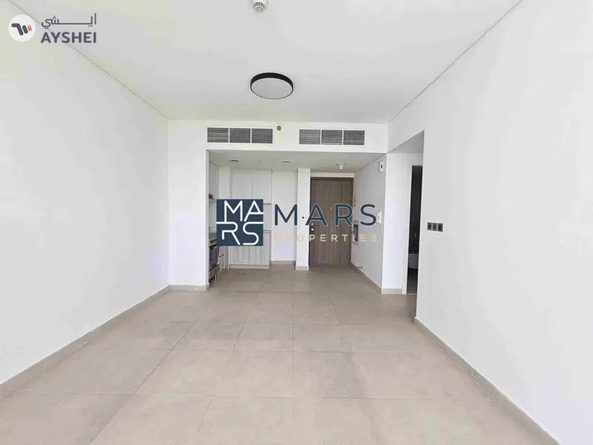 Spacious | Prime Location | Ready To Move in-10-10