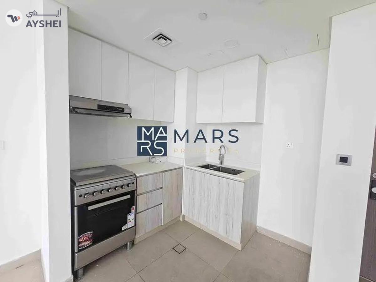 Spacious | Prime Location | Ready To Move in-11-11