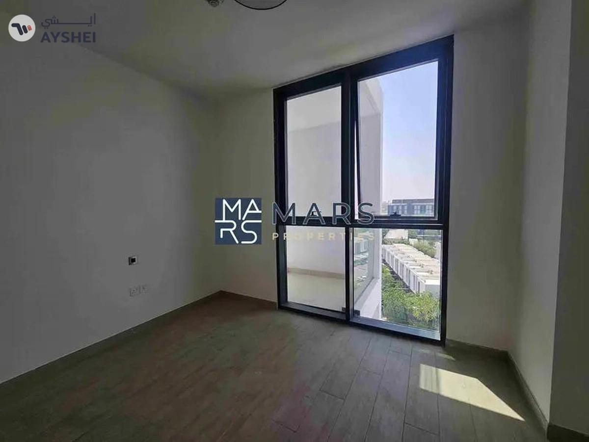 Spacious | Prime Location | Ready To Move in-7-7