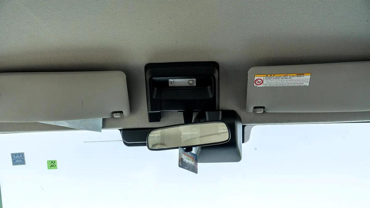 2026 Toyota Land Cruiser LC76 4.0L AT Petrol With Radar-Saudi Specs-5-5
