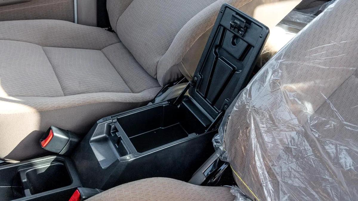 2026 Toyota Land Cruiser LC76 4.0L AT Petrol With Radar-Saudi Specs-19-19