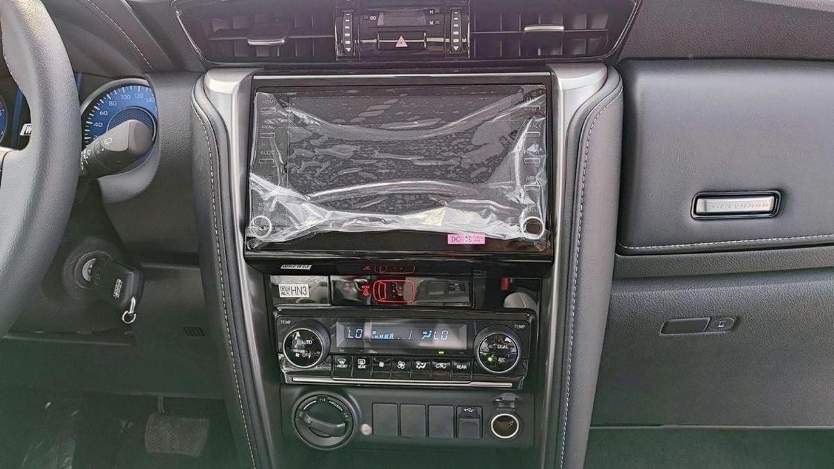 Toyota Fortuner FORTUNER 2.4L DIESEL-8-8