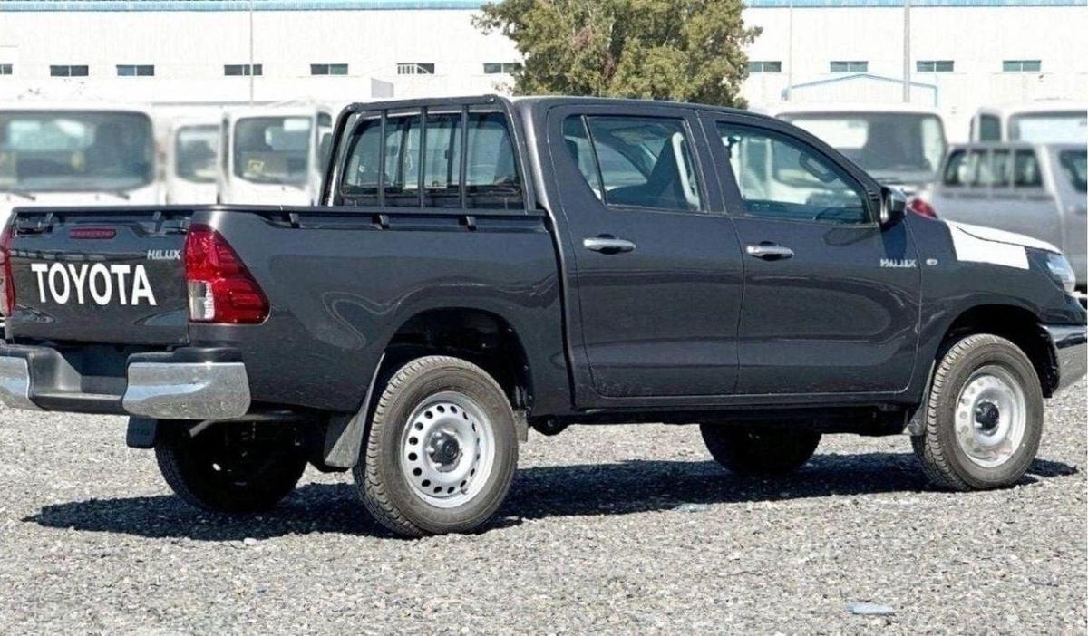 Toyota Hilux Toyota Hilux 2.4L basic option V4 2025-3-3