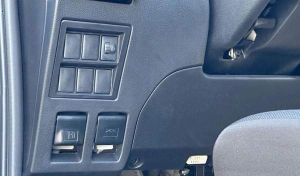 Toyota Hilux Toyota Hilux 2.4L basic option V4 2025