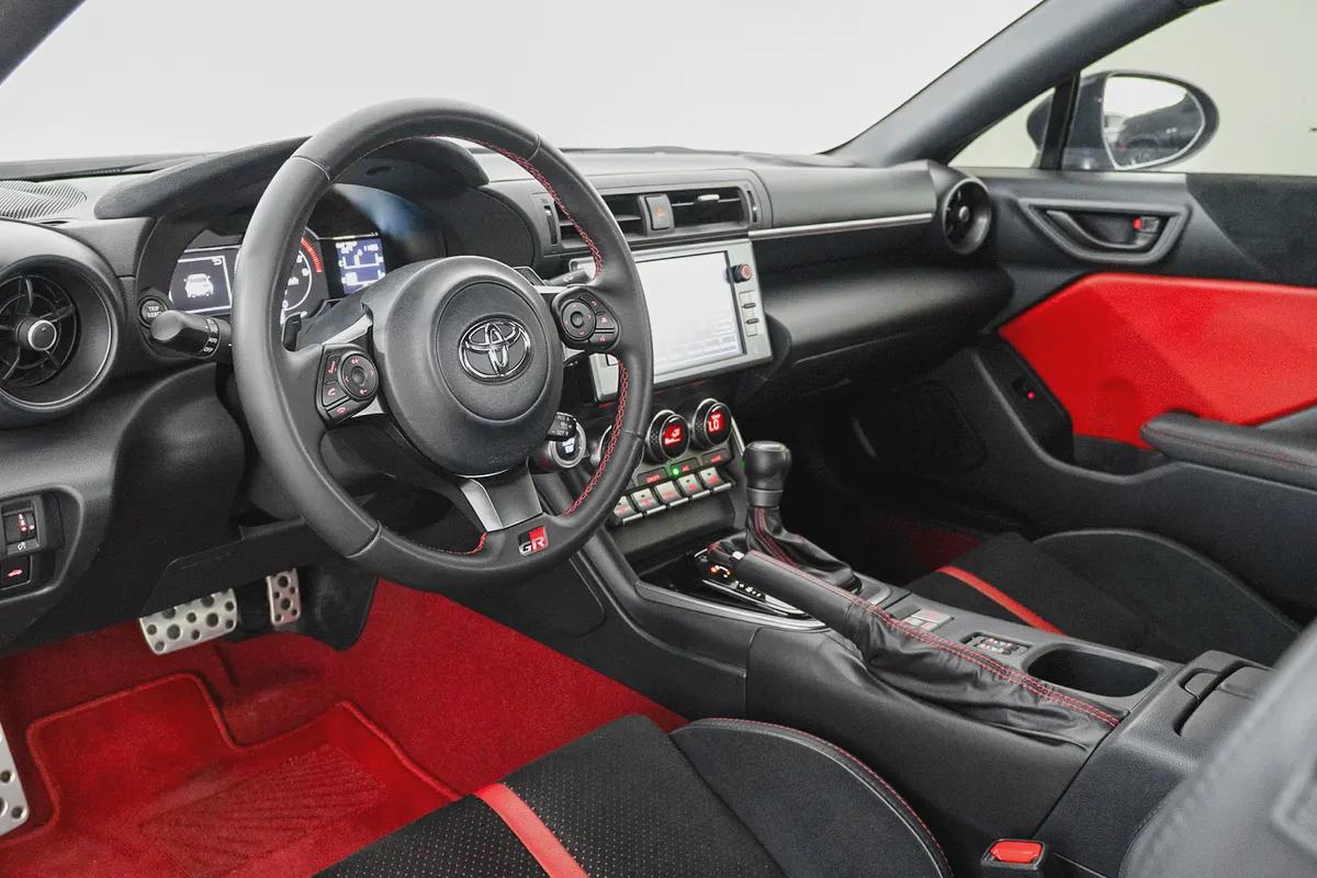 2,657 AED / 60 months | 0% DP | 2024 Toyota GR86 / Toyota Warranty Service Pack-6-6
