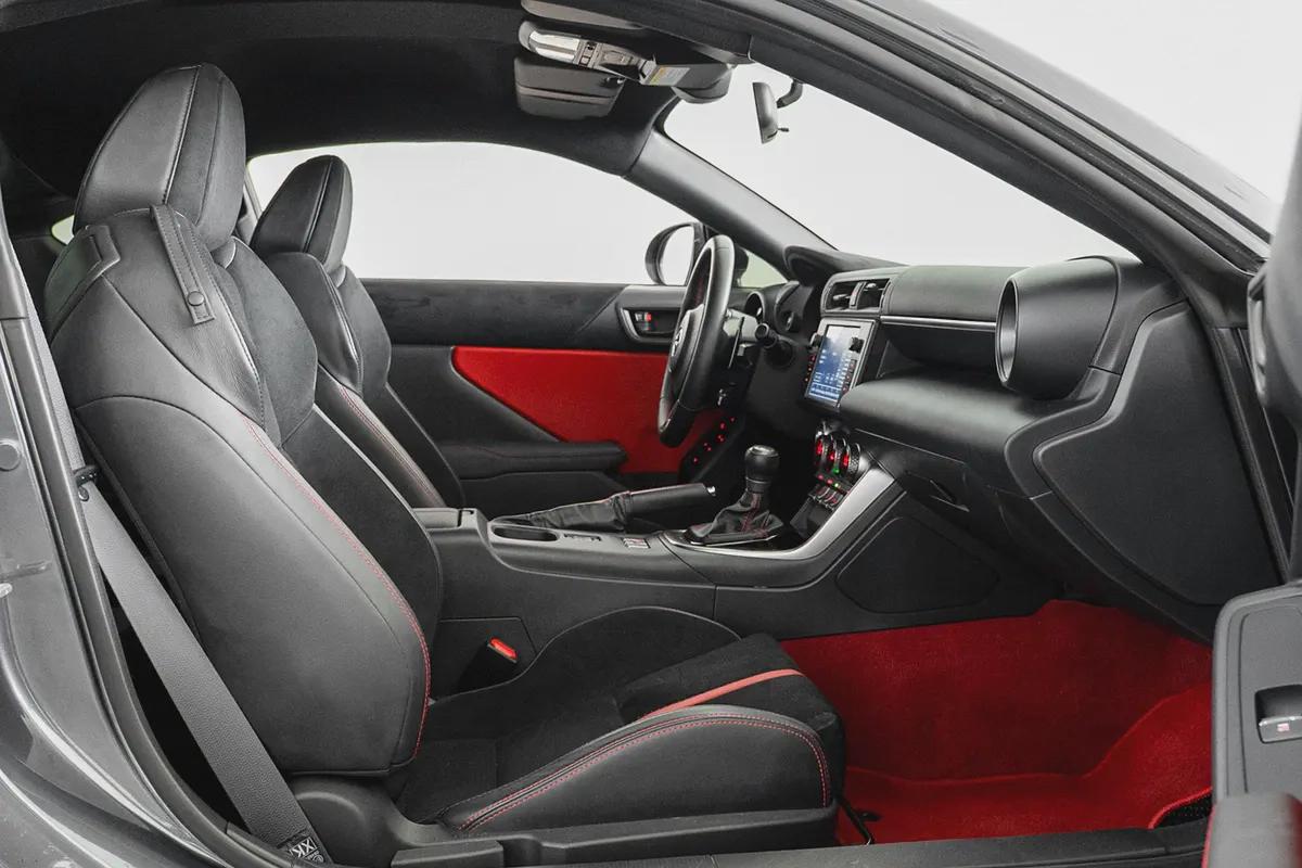2,657 AED / 60 months | 0% DP | 2024 Toyota GR86 / Toyota Warranty Service Pack-7-7