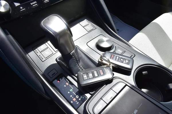 IS300 F 2024 | BLACK