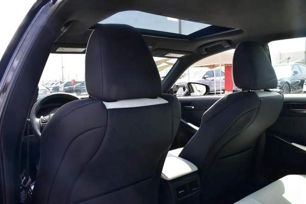 IS300 F 2024 | BLACK