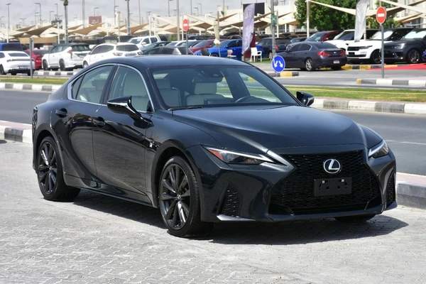 IS300 F 2024 | BLACK