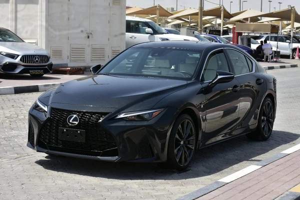 IS300 F 2024 | BLACK