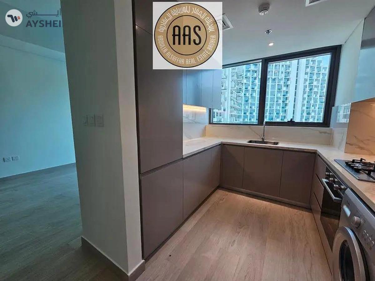 Luxury Style One Bedroom With Pool View-8-8