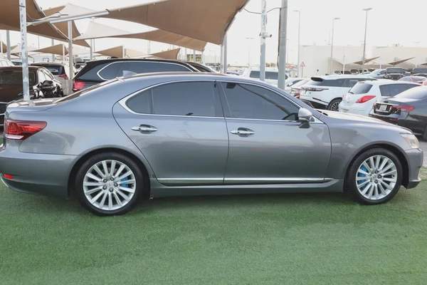 Used Lexus LS 460 4 door 4.6L SWB 2014