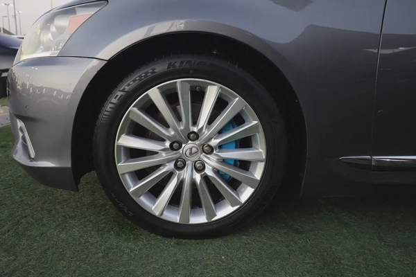 Used Lexus LS 460 4 door 4.6L SWB 2014