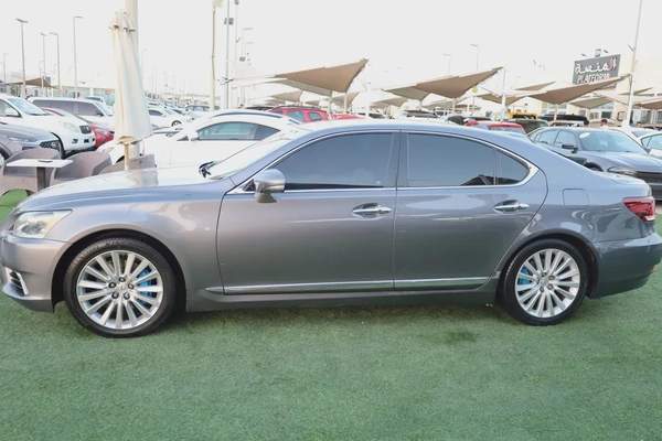 Used Lexus LS 460 4 door 4.6L SWB 2014