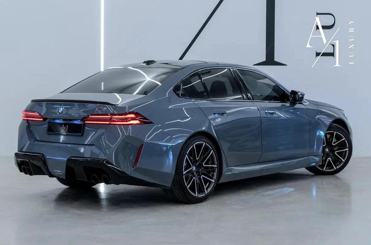 2025 BMW M5, With Warranty, Fully Loaded, Carbon Fibre Accents, GCC Specs-6-6