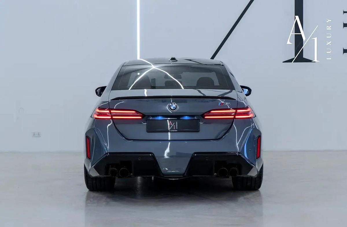 2025 BMW M5, With Warranty, Fully Loaded, Carbon Fibre Accents, GCC Specs-4-4