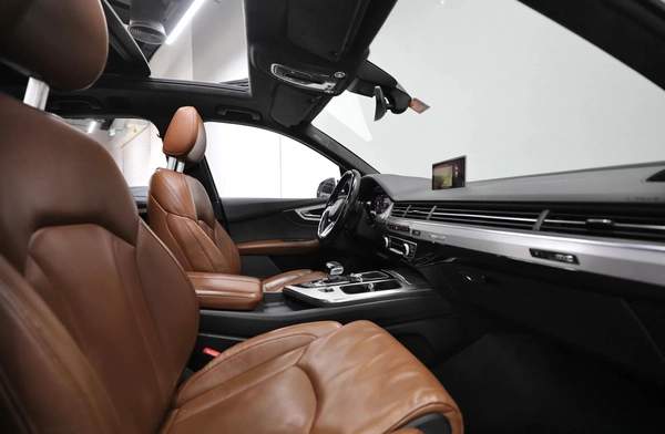 GCC | Audi Q7 | 7 Seater | 2,400 Monthly | Free Insurance and Registration