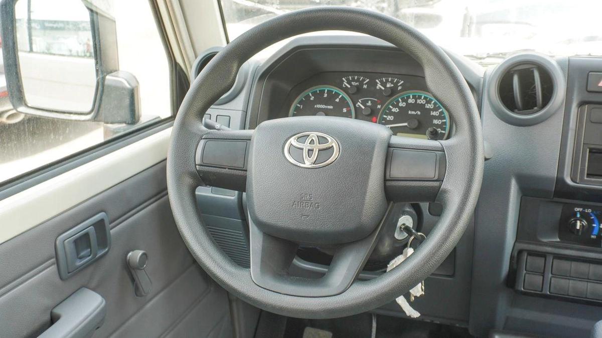 Toyota Land Cruiser Pick Up 4.2L Diesel-4-4