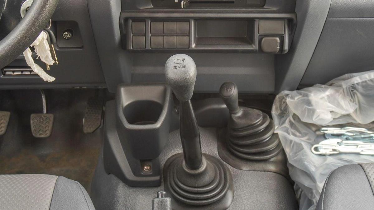 Toyota Land Cruiser Pick Up 4.2L Diesel-8-8
