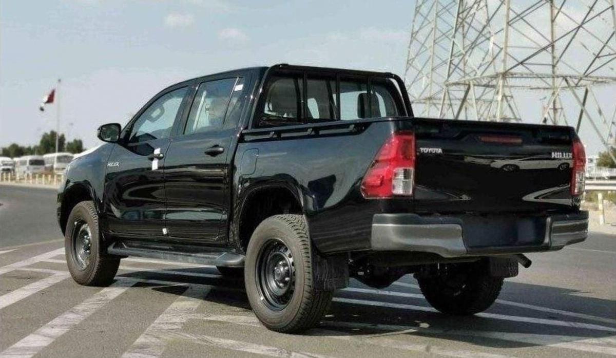 Toyota Hilux Toyota hilux 2.4L diesel mid option MY2025-3-3