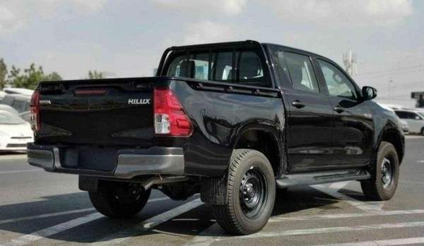Toyota Hilux Toyota hilux 2.4L diesel mid option MY2025