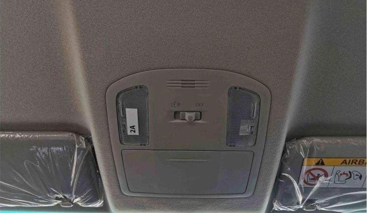 Toyota Hilux Toyota hilux 2.4L diesel mid option MY2025-14-14