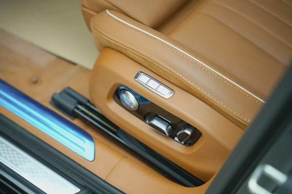 2023 HONGQI H9 CA7205 2.0L RWD WITH WARRANTY