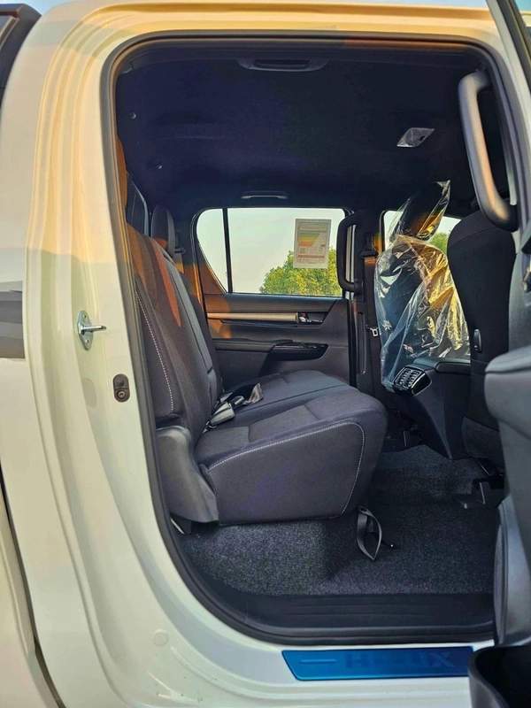 Toyota Hilux ADVENTURE WIDE BODY | 4.0L V6 PETROL | 360 CAMERA | BLIND SPOT | BULLBAR