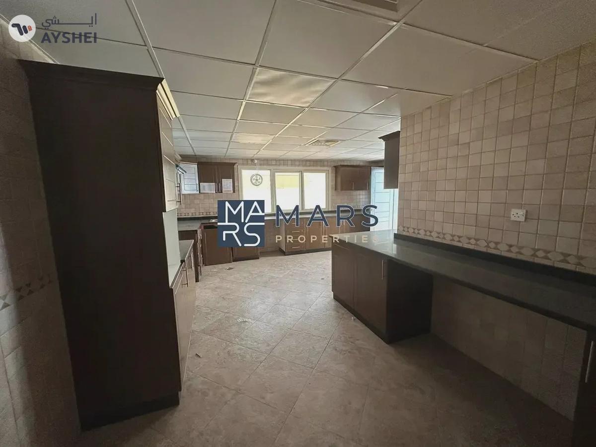 Largest layout standalone villa with majilis.-13-13