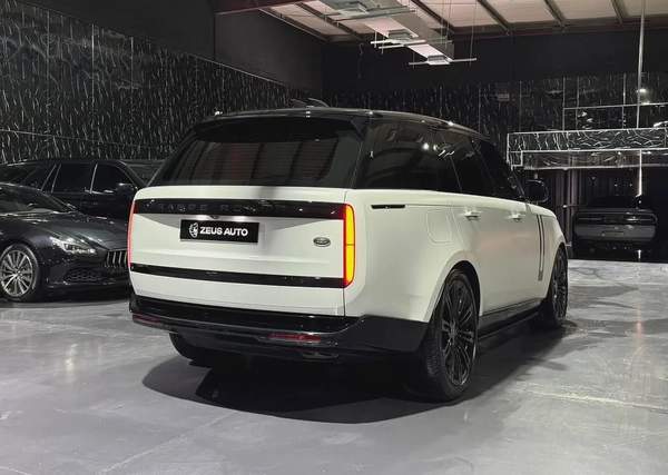 Land Rover Range Rover P530 Autobiography 2023 GCC specs for 599,000.00 AED