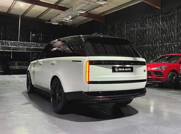 Land Rover Range Rover P530 Autobiography 2023 GCC specs for 599,000.00 AED