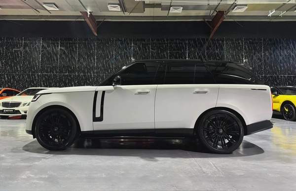 Land Rover Range Rover P530 Autobiography 2023 GCC specs for 599,000.00 AED