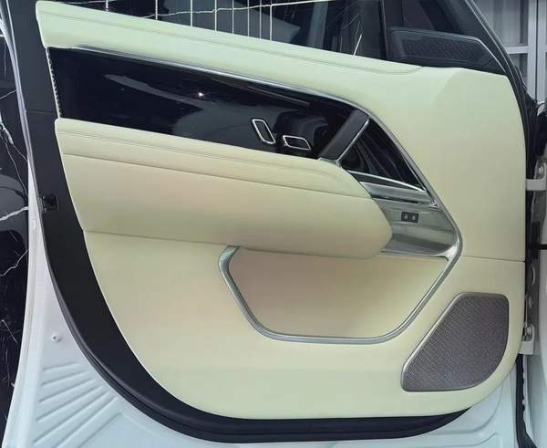 Land Rover Range Rover P530 Autobiography 2023 GCC specs for 599,000.00 AED