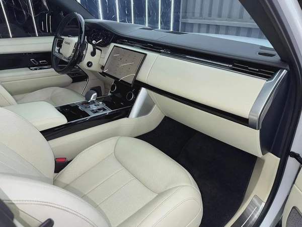 Land Rover Range Rover P530 Autobiography 2023 GCC specs for 599,000.00 AED