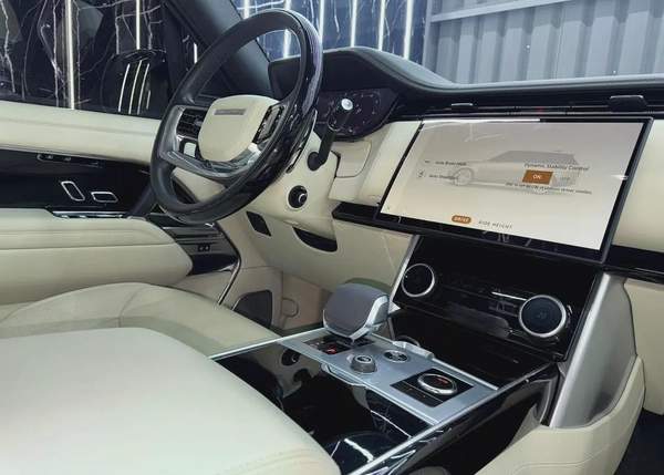 Land Rover Range Rover P530 Autobiography 2023 GCC specs for 599,000.00 AED