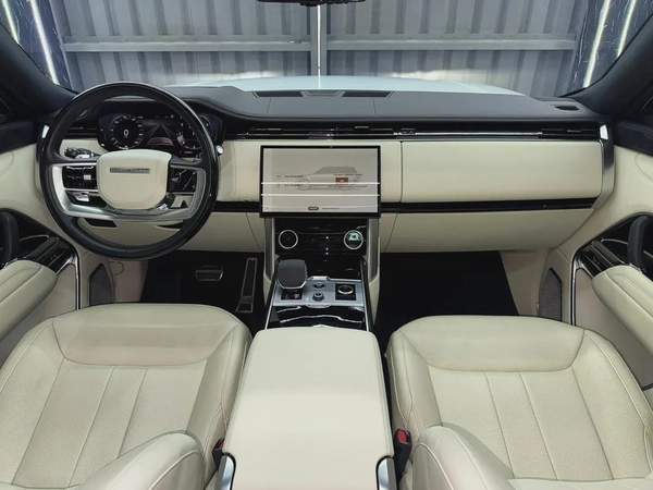 Land Rover Range Rover P530 Autobiography 2023 GCC specs for 599,000.00 AED