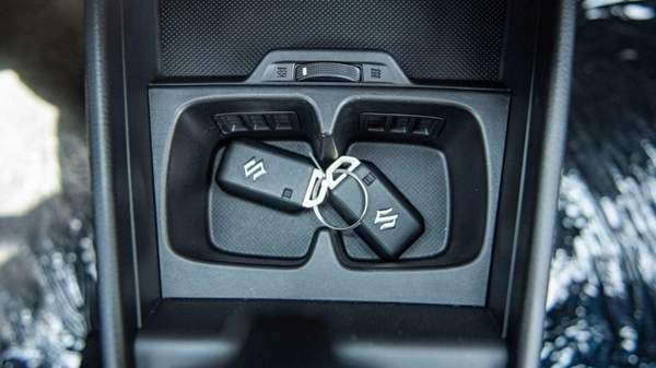 Suzuki Ertiga SUZUKI ERTIGA GLX 1.5L AT SILVER