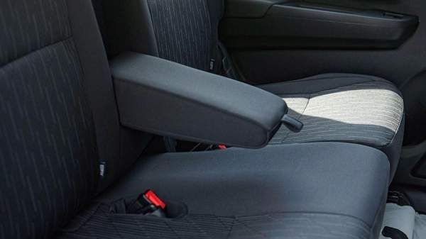 Suzuki Ertiga SUZUKI ERTIGA GLX 1.5L AT SILVER