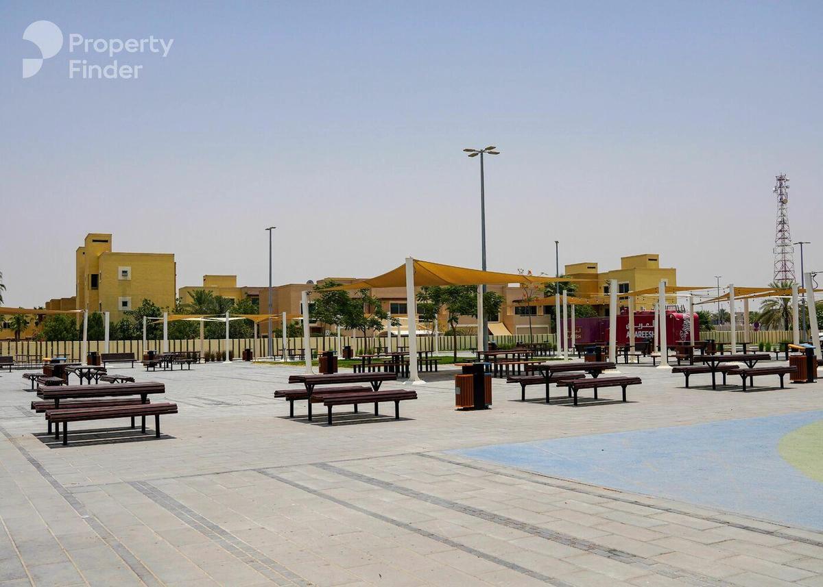 Single Row 4BR TH| Next to Corner |Prime Location-7-7