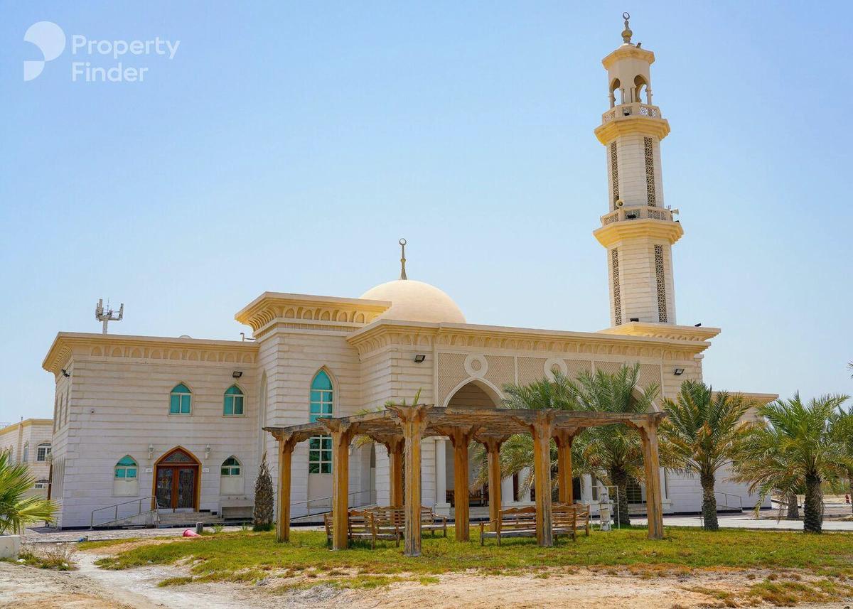 Single Row 4BR TH| Next to Corner |Prime Location-6-6