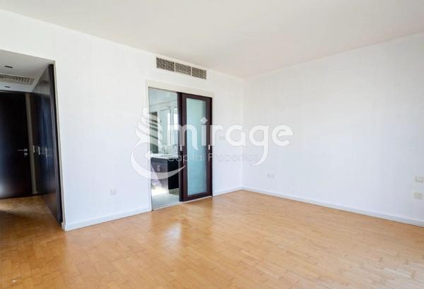 Single Row 4BR TH| Next to Corner |Prime Location